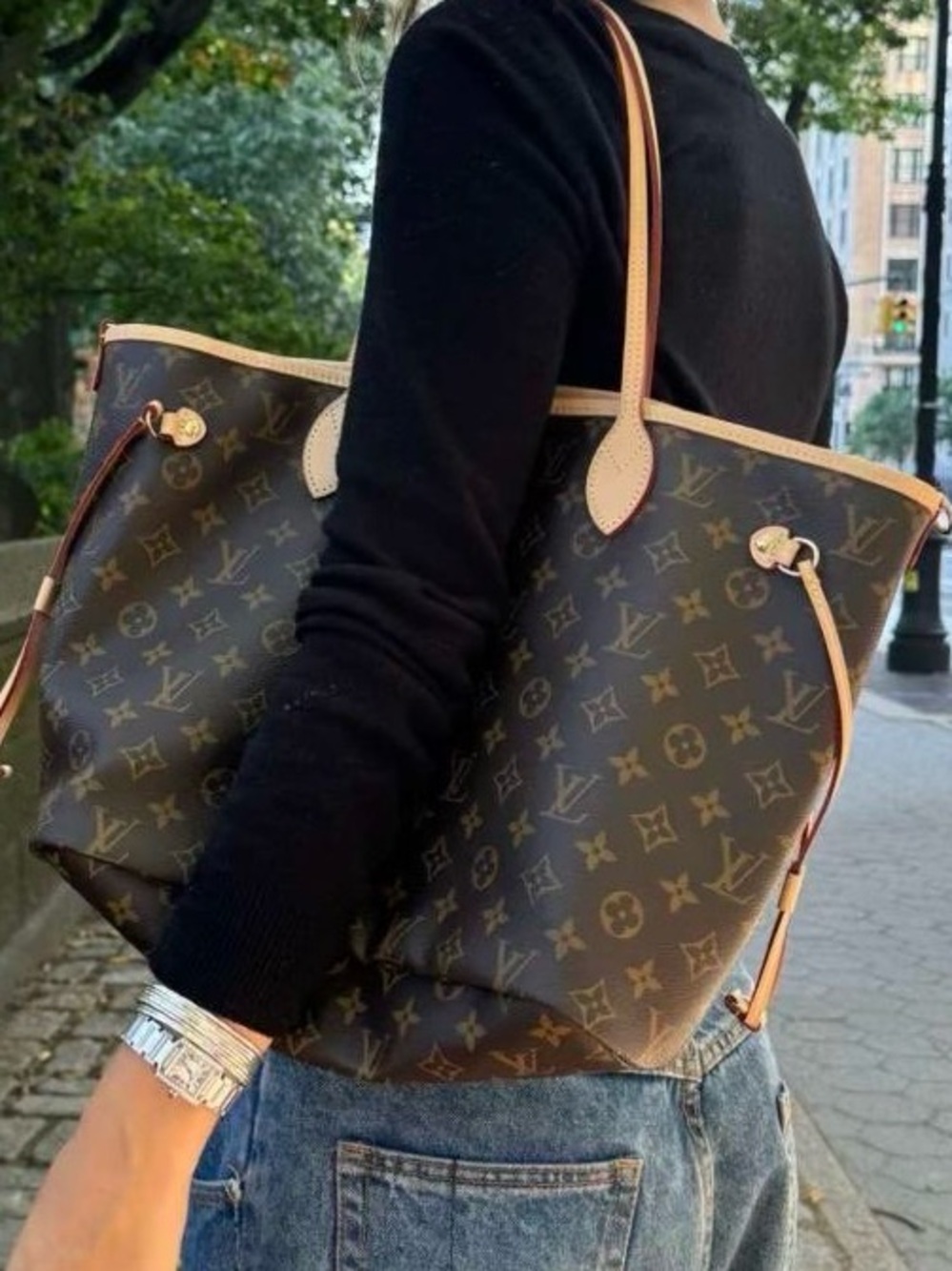 Louis Vuitton Monogram Tote with Natural Vachetta Trim